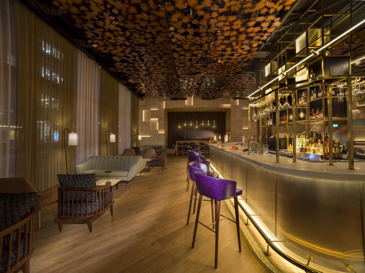 Middle Eight - Covent Garden - Preferred Hotels And Resorts London Exteriör bild The bar at the 100 Queen's Gate