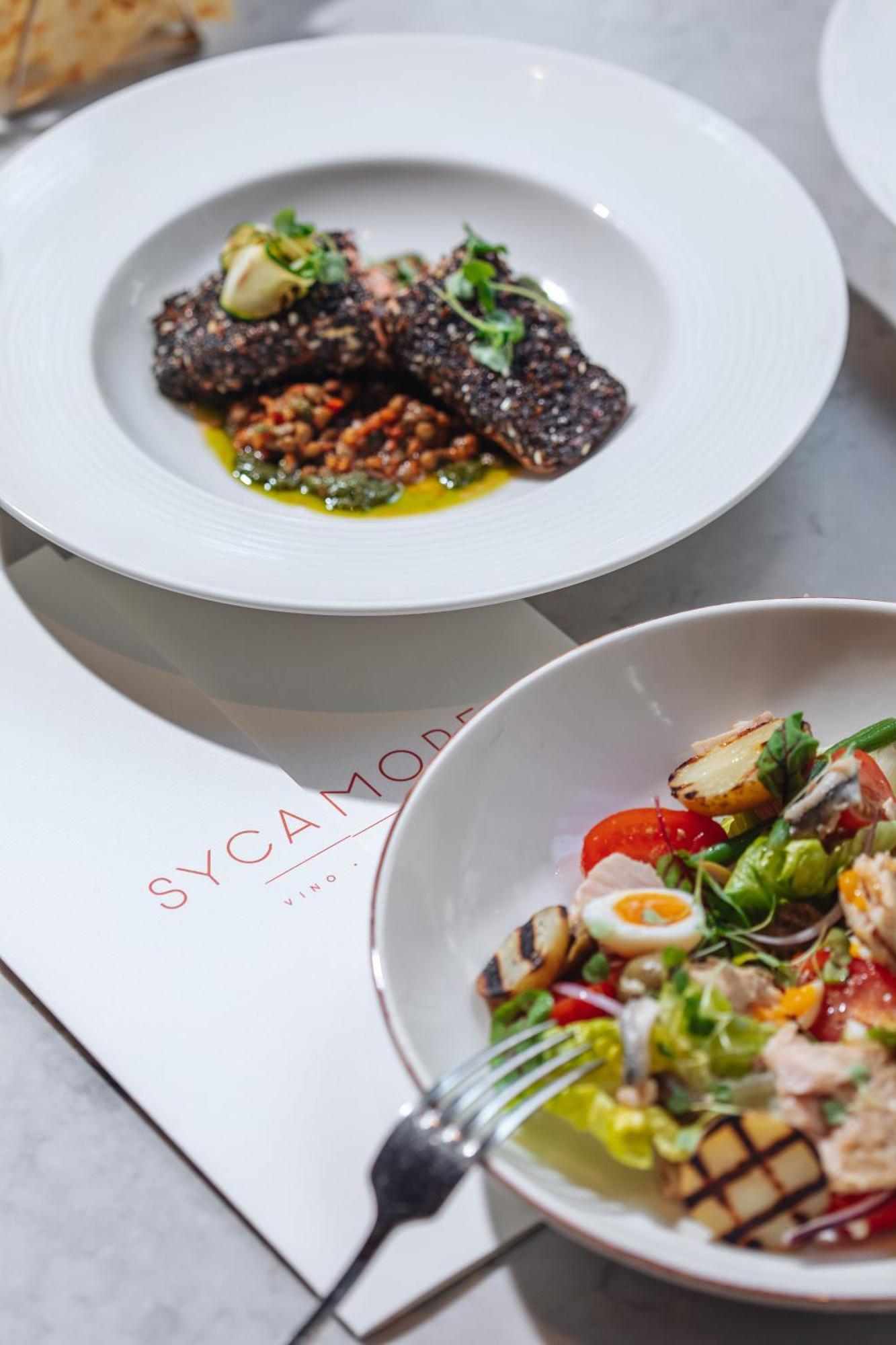 Middle Eight - Covent Garden - Preferred Hotels And Resorts London Exteriör bild Dishes at Sycamore